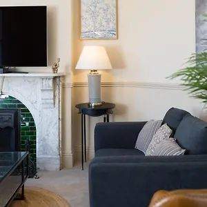 Priestley House Centre-free Parking Apartment